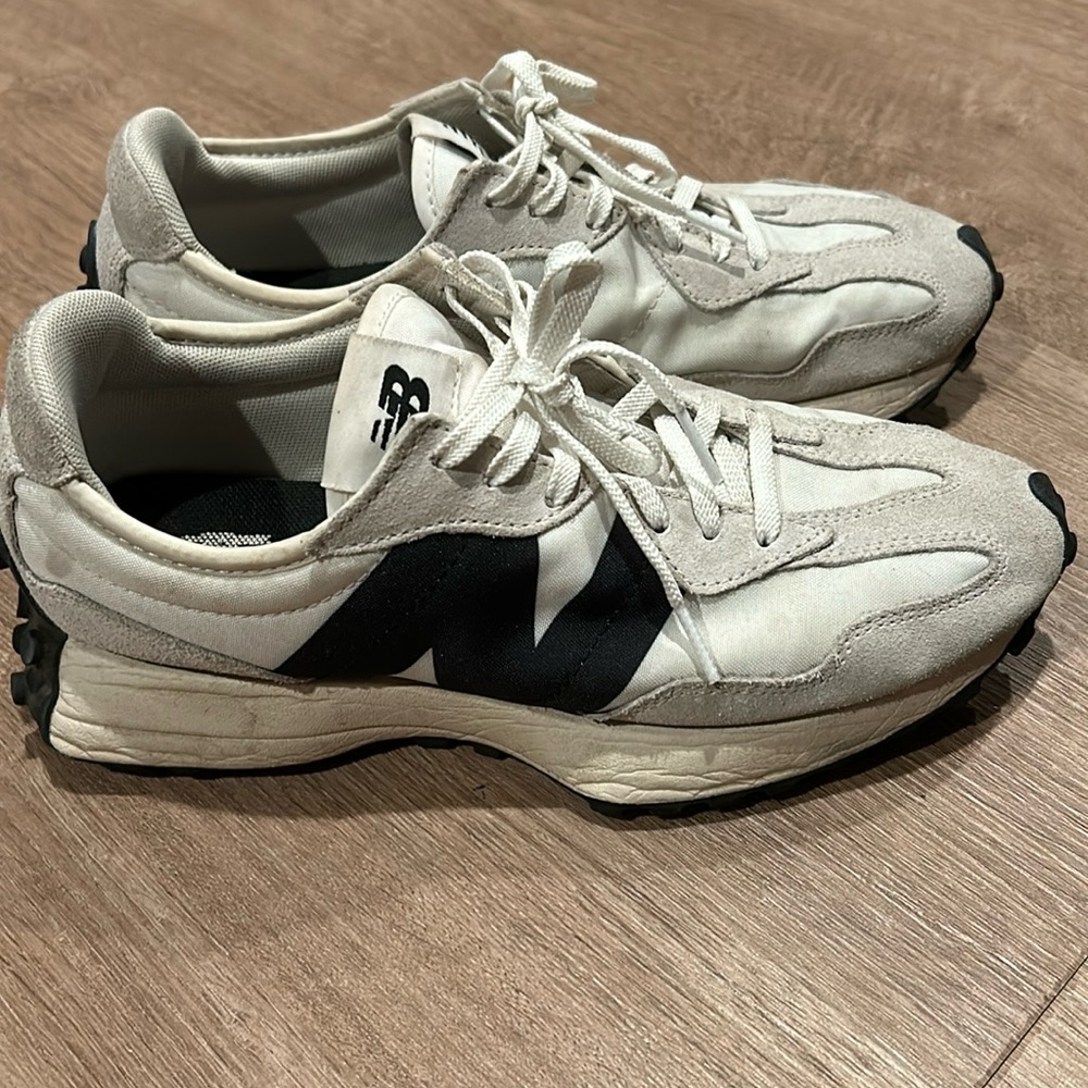 New Balance 327